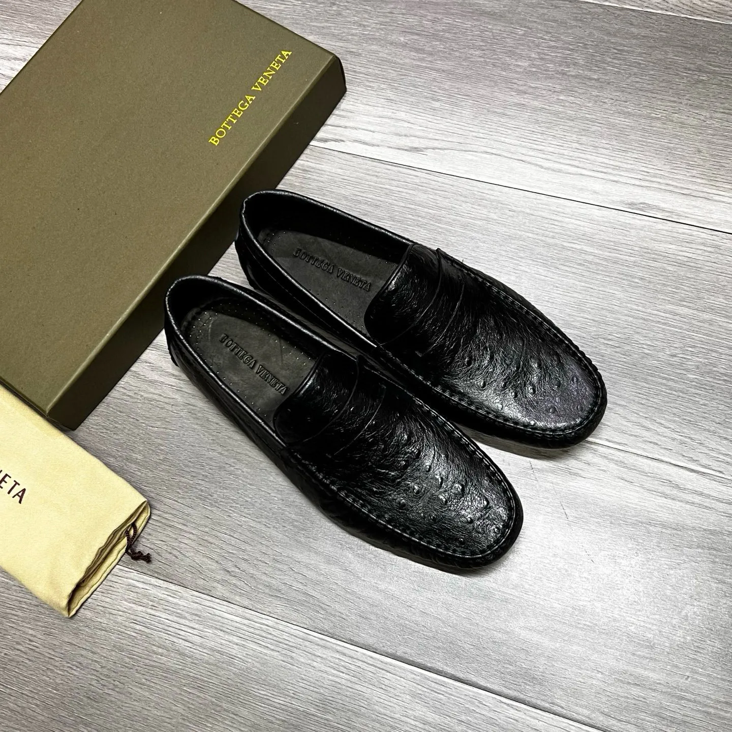 Factory price 458 new model BV〰️Handmade classic men's beanie shoes👉👉driving shoes, slip-on shoes, made of Italian imported cowhide, 💕water-dyed cowhide lining, 🔊original outsole, waterproof platform design, comfortable for the feet. A good choice for traveling and driving, two colors available, code number: 38-44, (45 can be customized)